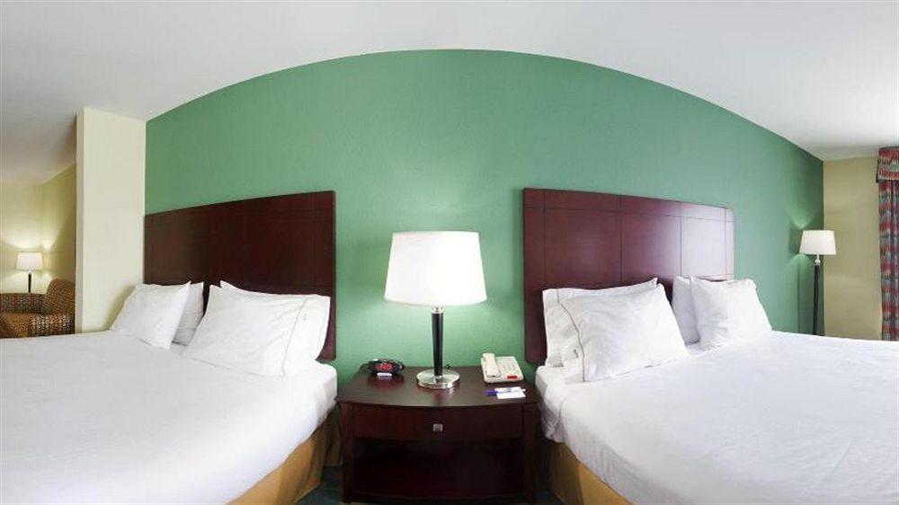 Holiday Express & Thornburg-s. Fredericksburg By Ihg 3*