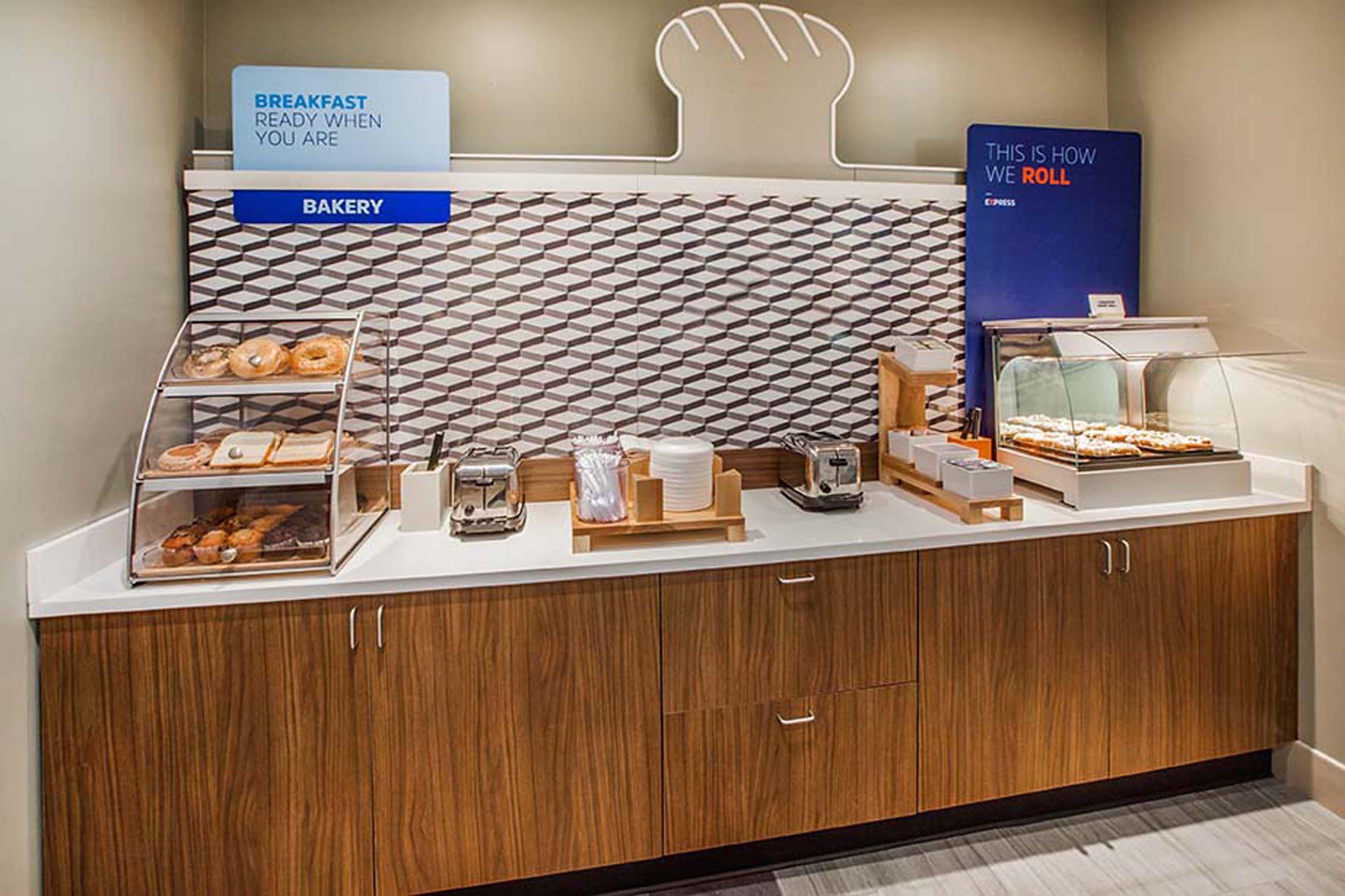 Hotel Holiday Express & Thornburg-s. Fredericksburg By Ihg Thornburg