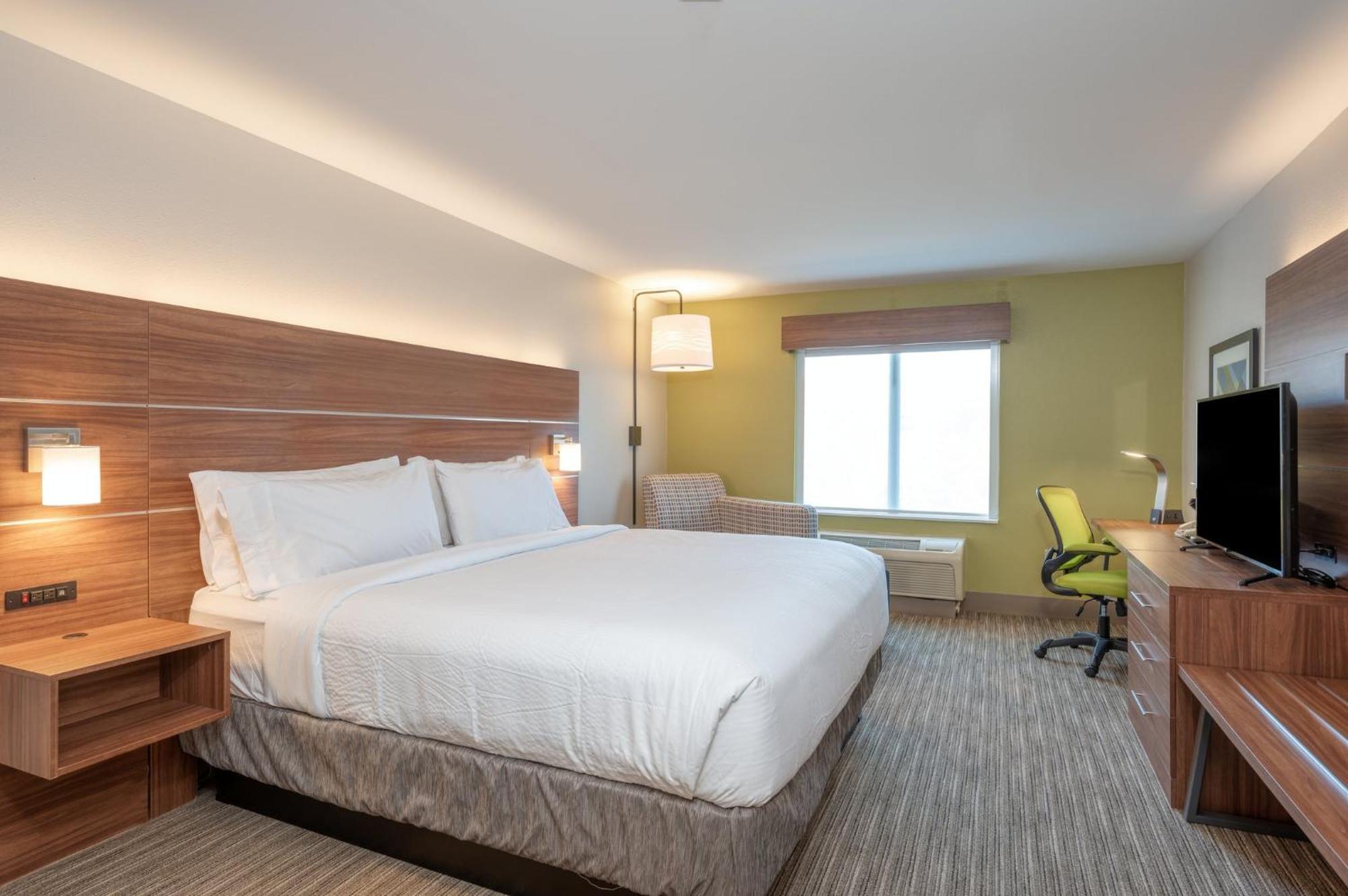 Hotel Holiday Express & Thornburg-s. Fredericksburg By Ihg 3*