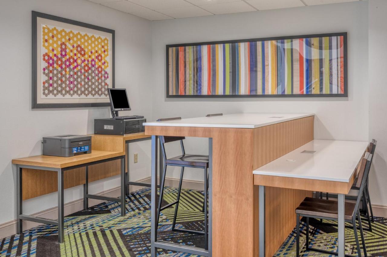 Holiday Express & Thornburg-s. Fredericksburg By Ihg Hotel Thornburg