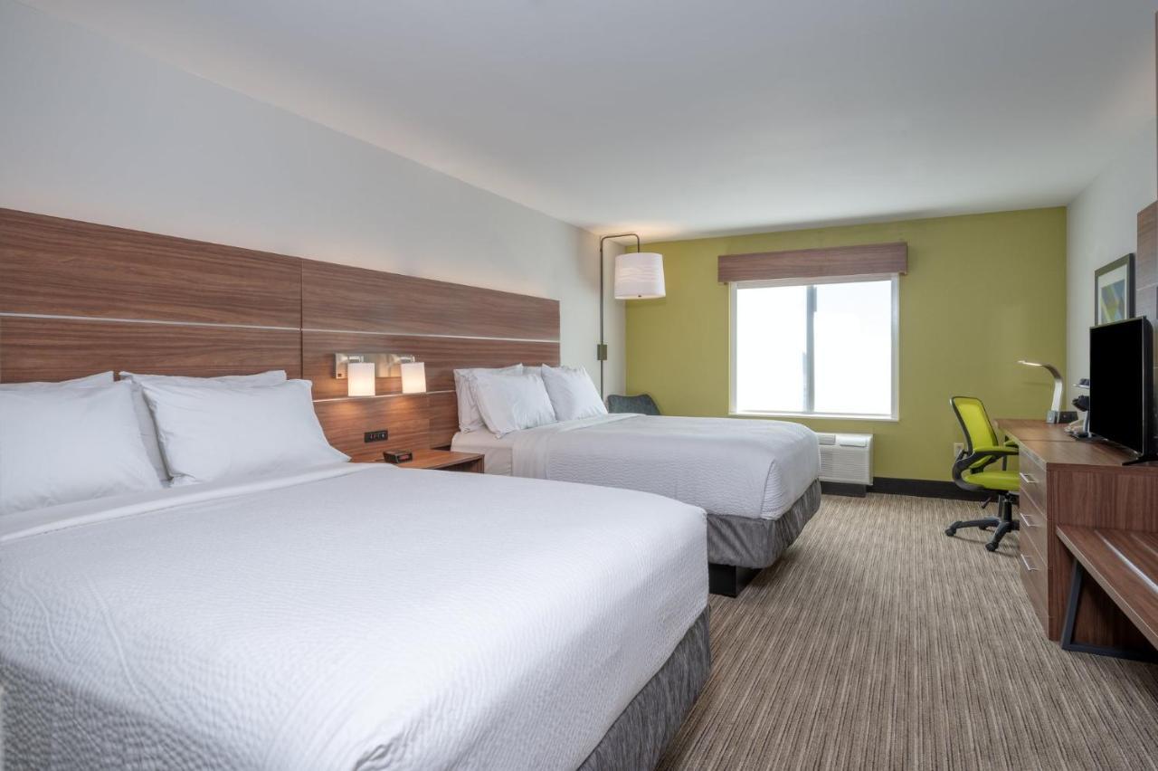 Holiday Express & Thornburg-s. Fredericksburg By Ihg Hotel